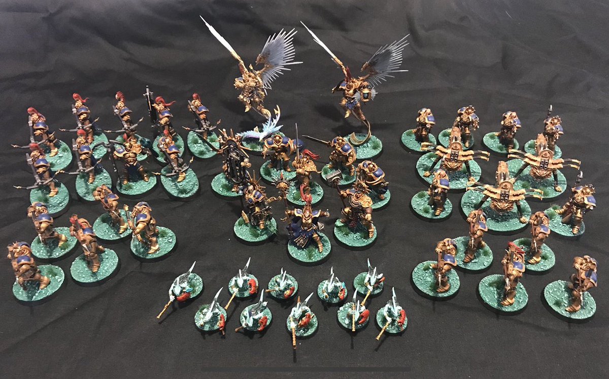 After playing a similar list and being very impressed, I created my own version of a Shootcast Stormcast army. It was fun watching Slaanesh players avoid playing it 