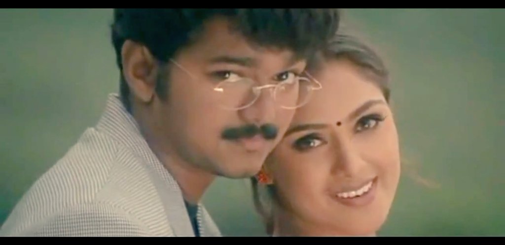 SRKRAJKUMAR12's tweet photo. @SimranbaggaOffc @actorvijay @PDdancing One of Beautiful onscreen pair #ThalapathyVijay #Simran 🙌😍 #23YearsOfOnceMore
#Master @actorvijay ❤❤ https://t.co/2b7rKXARj2