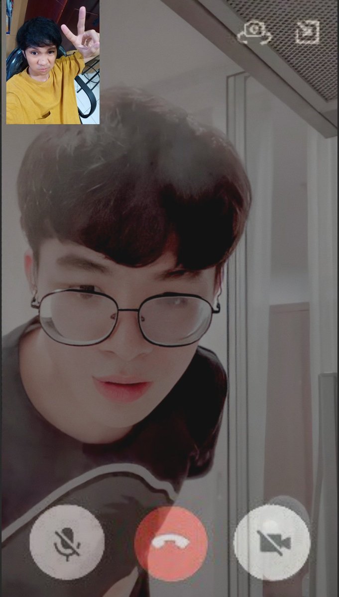 earthkhundin's tweet photo. Me having VC with Earth 🤭 we were talking random things and promised will meet each other again 😜
#SaturdatewithEarth https://t.co/Cnt3RWZa8I