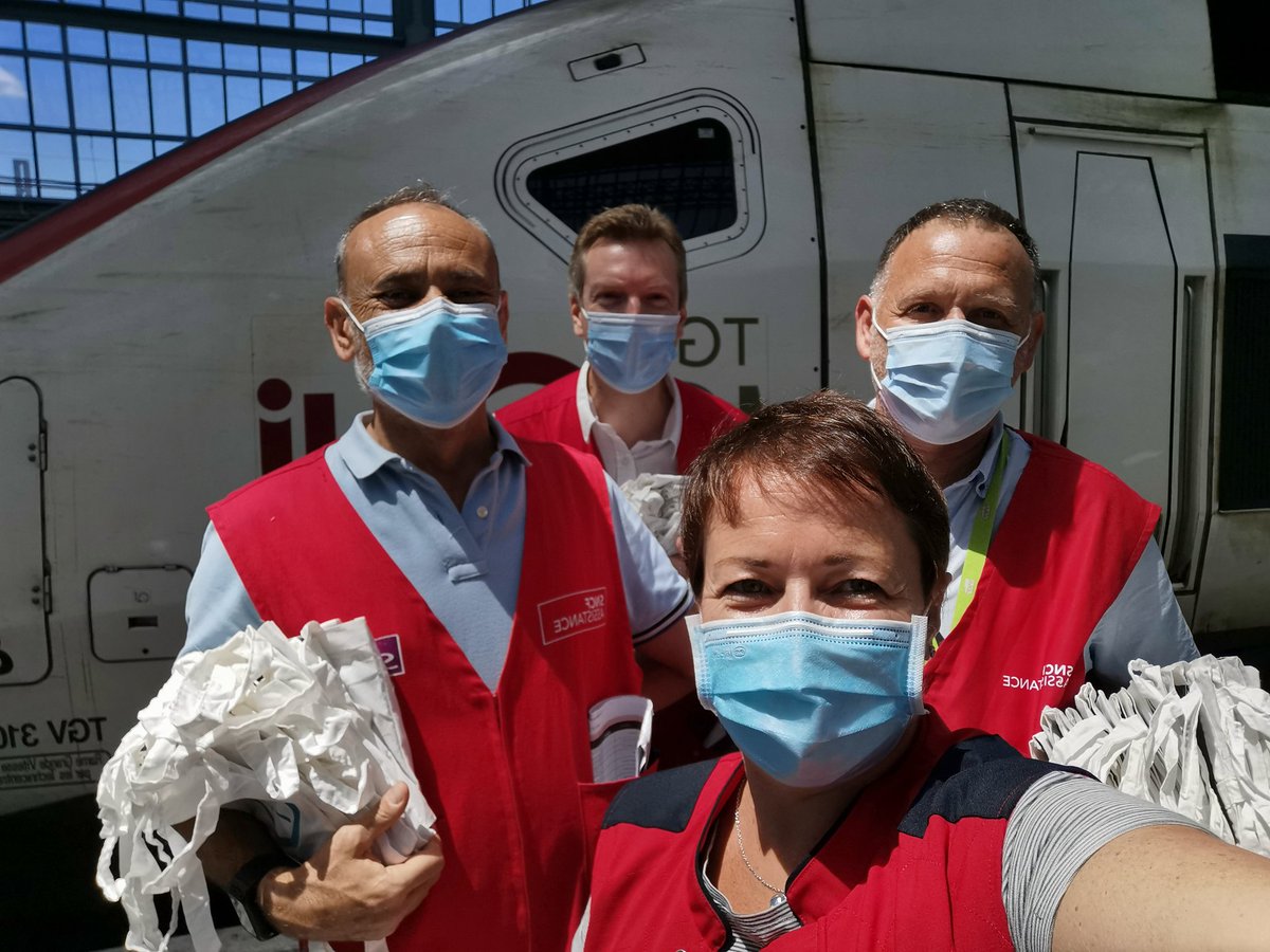 Vive les vacances avec <a href="/TGVINOUI/">TGV INOUI</a> et <a href="/DisneyFR/">Disney</a>, les équipes Bordelaises sont à votre service 😊
<a href="/EricRedonnet/">E.Redonnet</a> <a href="/arpebo33/">Karine Pasquier</a> <a href="/AgnesOgier/">Agnès Ogier</a> @cyr_martins <a href="/AEGD11/">AEGD</a> <a href="/Cathkas/">Catherine</a>