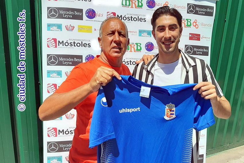 Sportcesbe's tweet photo. FICHAJE || @SamuCarrillo_10 se une a @1mostolesfs  #LNFS https://t.co/GFz0Ccrc7G
