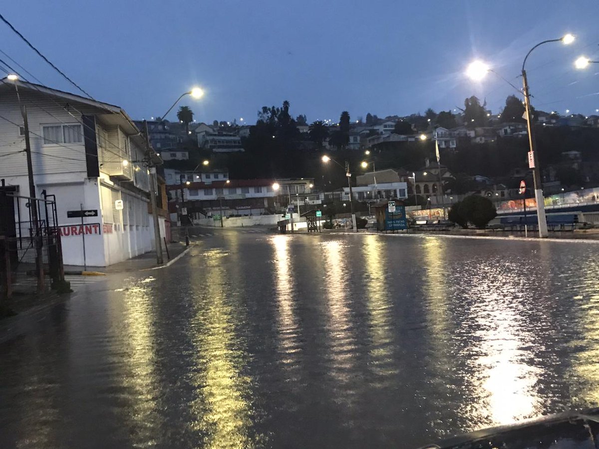 sanoticias2's tweet photo. ☔Imágenes de la Playa Chica de Cartagena, ya presentan inundación en la zona🌧️ https://t.co/iigLWVJgbr
