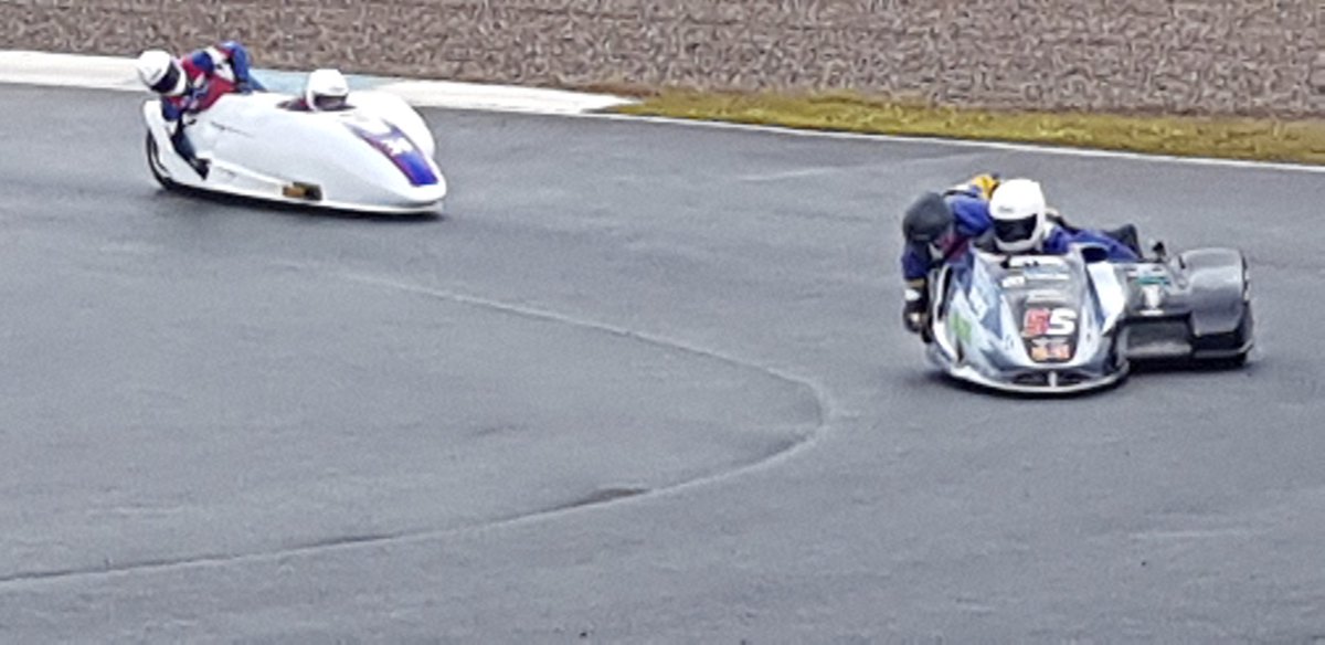 flatinsixth's tweet photo. Still a bit wet but we're still running on slicks!! ๐ค๐จ๐ฏ๐
#CranmoreSidecarRacing #CSR55 #GaryRobinsonPerformance https://t.co/TTFJtHlgml