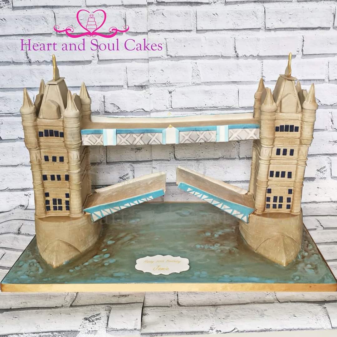 HeartandSoulCa1's tweet photo. This is definitely a cake I am super proud of& what I refer to as an all night cake as I literally stayed up all night making it was definatly worth only 1.5 hours sleep #towerbridgecake #towerbridge #bridgecake #30thbirthday #30thbirthdaycake #makingmemoriesnotjustcake #wowcake https://t.co/WdzmJjoE3F