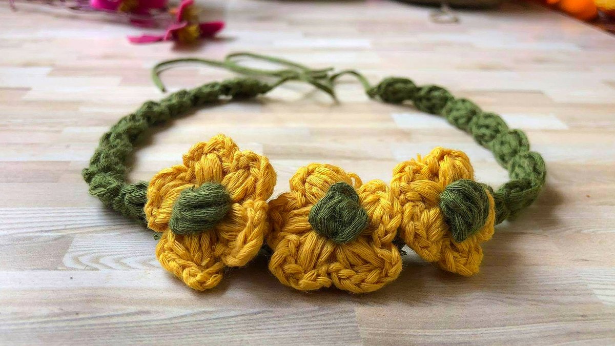 CrochetTale's tweet photo. Learn to make this easy &amp; simple crochet headband for 
girls😍: https://t.co/jcSRbAJFxN
#crochet #crochetheadband #crochettutorial #crochetforbeginners #howtocrochet #crochethairband https://t.co/ICOXnvuCBZ