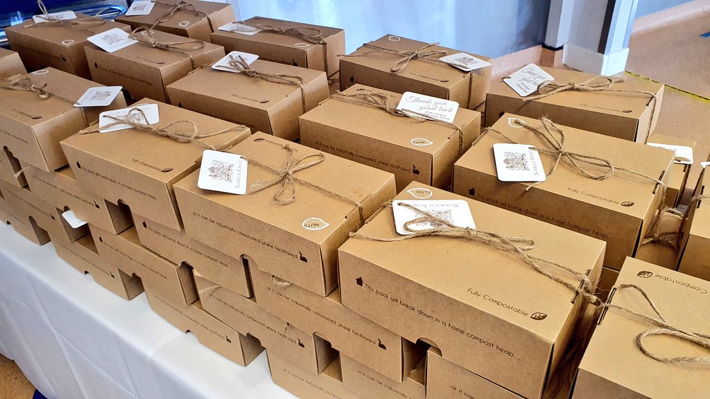 foodienorwich's tweet image. Ta daaaaa! Here's the finished treat boxes... Well done to the whole team for contributing and making this happen. The leavers loved them! #afternoontea #lemoncreampots #teamwork @NorwichSchool @ChartwellsInd @soubie2002 @fitzpad2 @thomasekngston