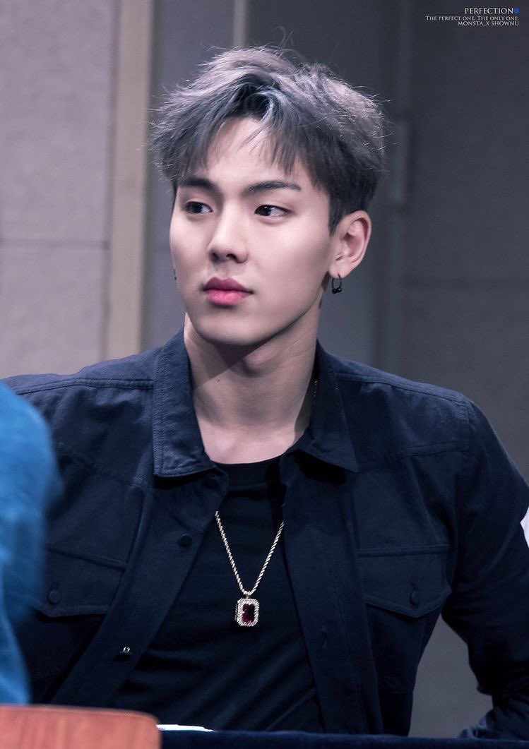 marshownu's tweet photo. Okay but Shownu is SCRUMPTIOUS😤 God took his time with him🌹 @OfficialMonstaX https://t.co/MnYs5fRd4y