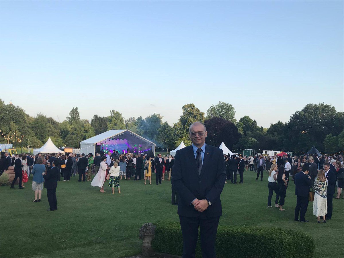 dmihalache's tweet photo. 🇷🇴🤝🇺🇸Happy Independence Day to the United States, our friend and ally! Looking forward to celebrating this day again with our American friends! Happy 4th July! @USAmbUK @RomaniaEmbassy @AmbasadaSUA @MAERomania https://t.co/h0EeIxje5C