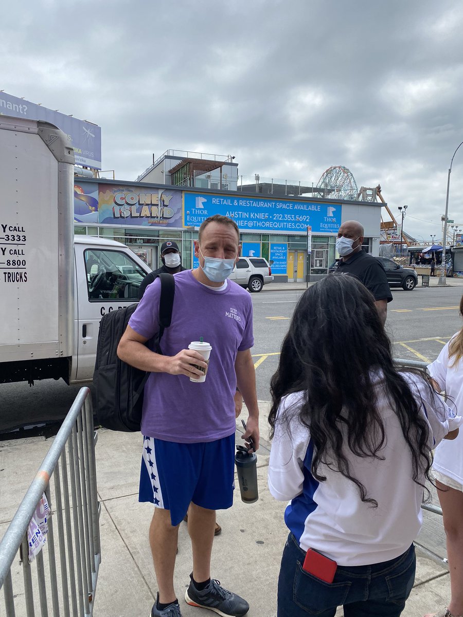 jwalkermobile's tweet photo. Joey Chestnut arriving for the Nathan’s Famous contest. Told me he “feels good.” I hope that’s “World record good!” #NathansHotDogEatingContest https://t.co/L1QIqqsul9
