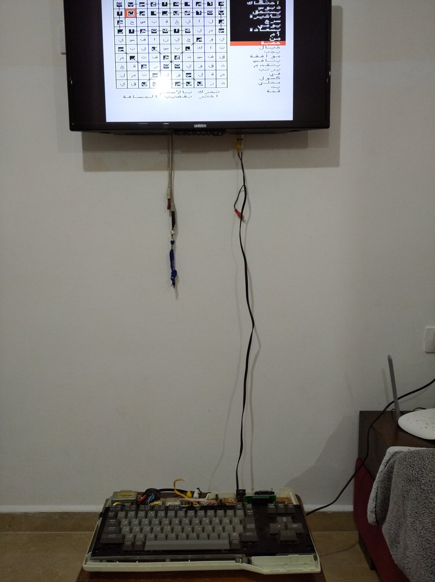 yjaffal's tweet photo. كمبيوتر صخر منذ العام 1990، احتاج بعض الصيانة بسبب عوامل الرطوبة والغبار لكنه لا زال يعمل بكفاءة https://t.co/U08z7pg6f1