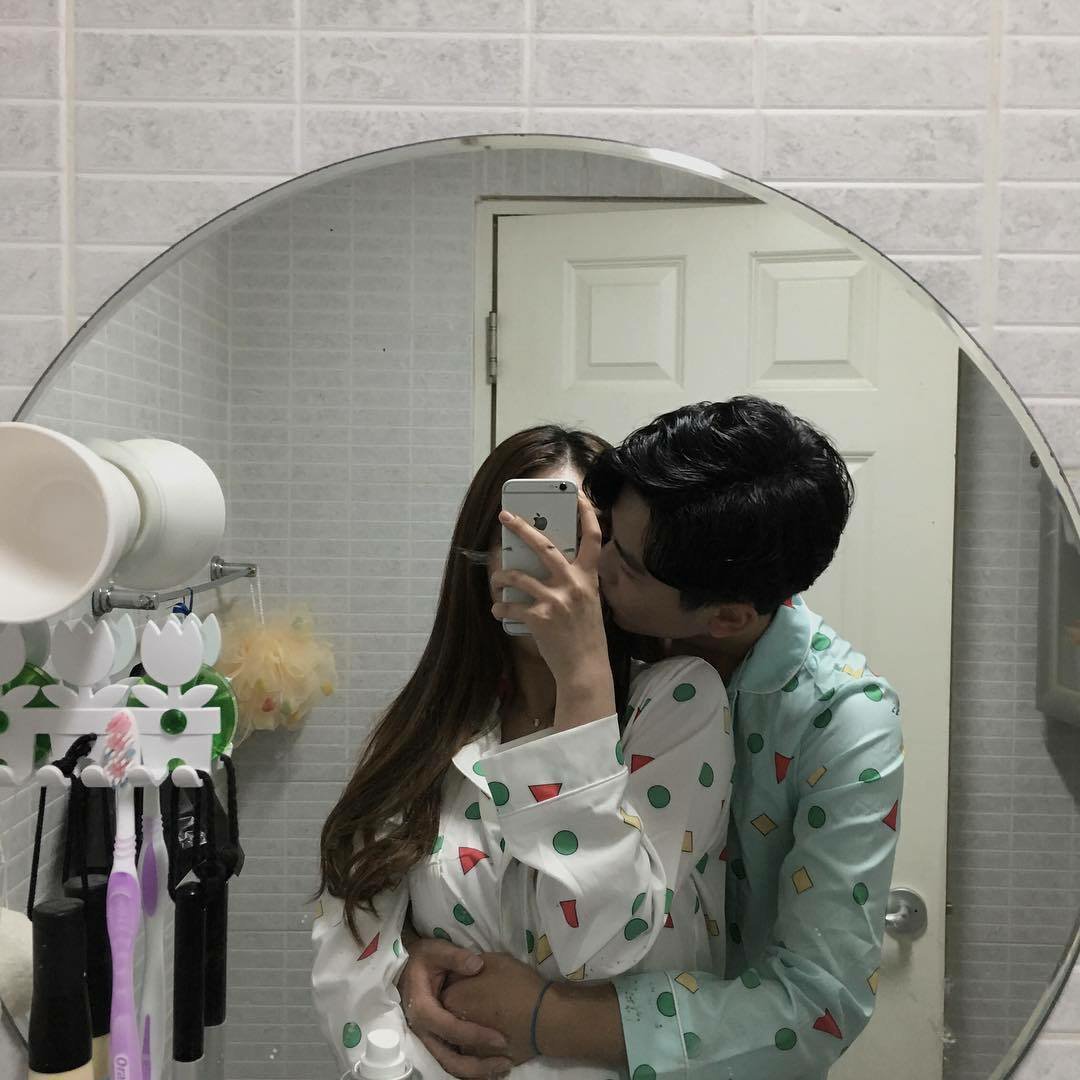 chanyeolnx's tweet photo. Mau sikat gigi aja foto wkwk https://t.co/1QAELbqBEO