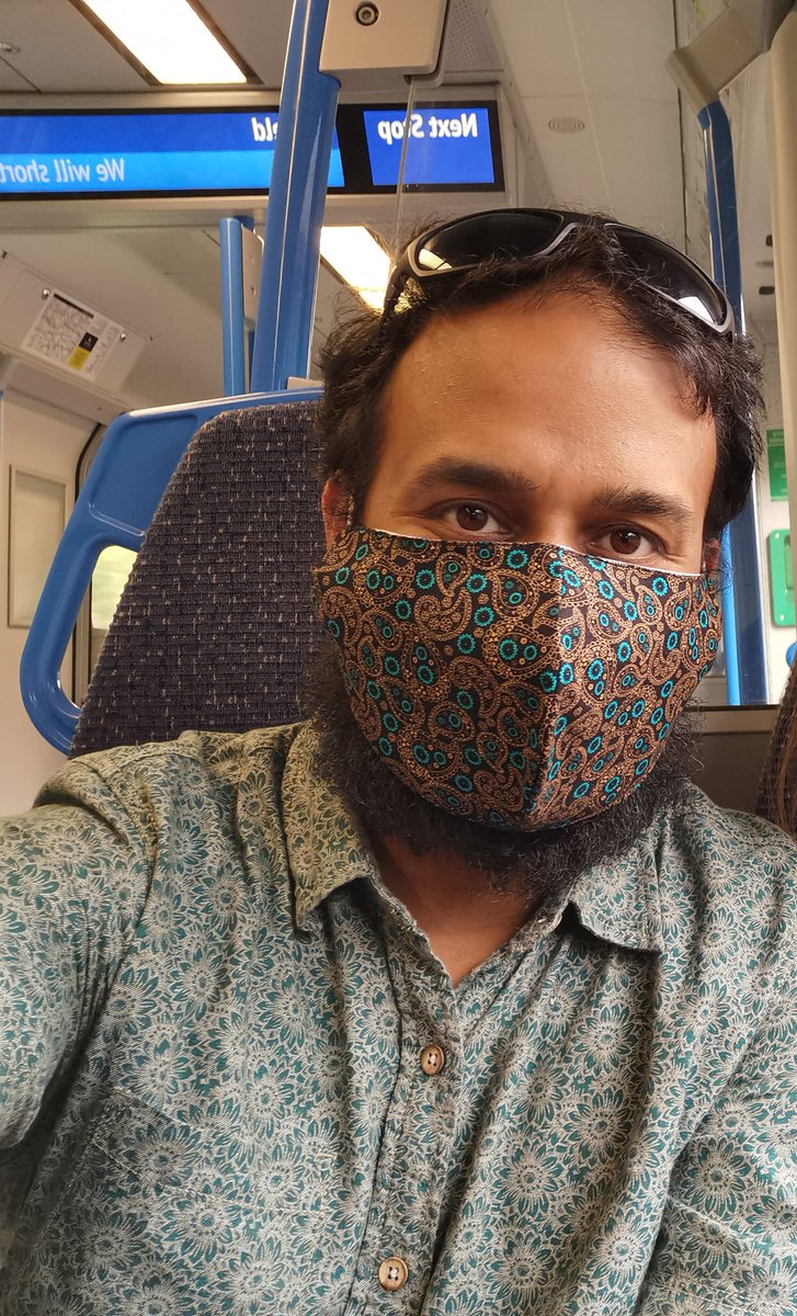 Trains: travelled in and out off-peak. They were empty both way. Lots of room - I had a carriage to myself. People all wearing masks, and being repsectful. Very clean, clear space markings and efficient, so kudos to  @SteveWhiteRail and  @GNRailUK. (2/n)