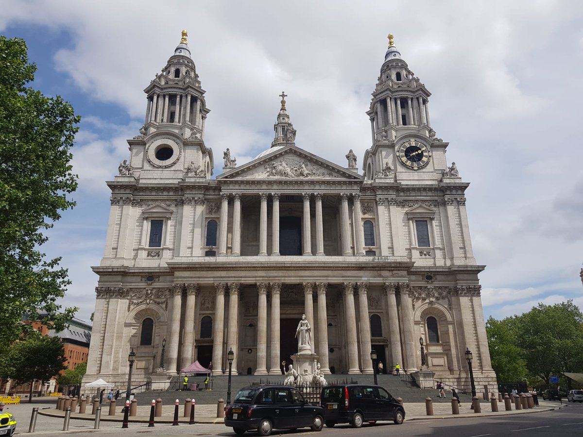 One bonus was that  @StPaulsLondon was open for private prayer. Peaceful, solemn and pleasing to offer prayers & light a candle there, whilst  @RCWestminster Cathedral isn't quite back. Plenty of hand sanitiser available & staff clean where individuals have sat on departure. (4/n)