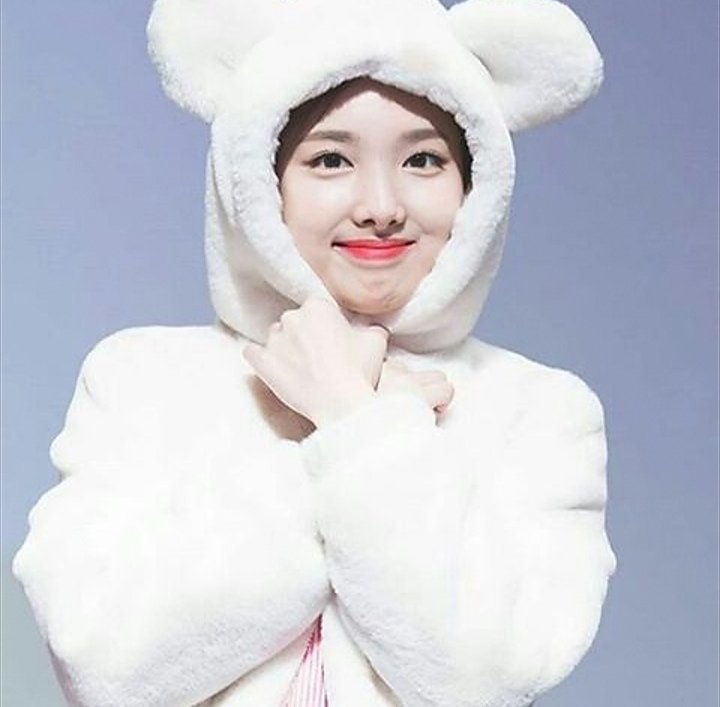 tiny_nayeon's tweet photo. #나연 https://t.co/e7PneWhgUB