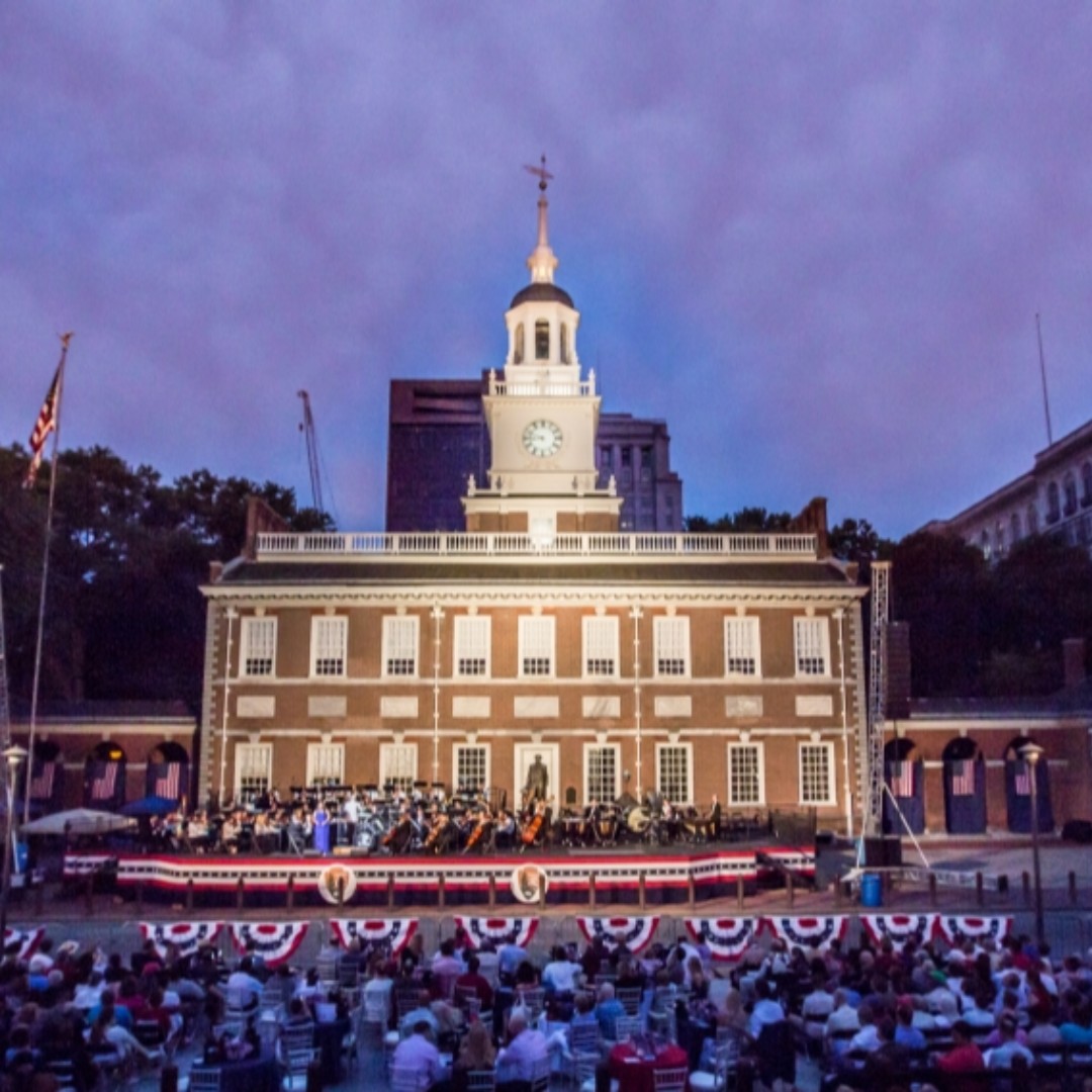 CREW_GTRPhilly's tweet photo. While things might look a little different for each of us this year, we hope you each have a safe and #HappyIndependenceDay across the entire Greater Philadelphia region! #Happy4th #CRE #CREWPhilly https://t.co/bg3iHqU2eD