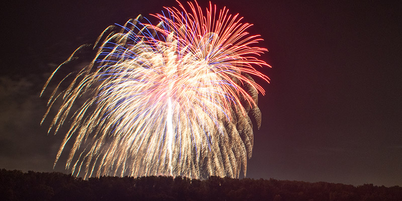 Battle4KC's tweet photo. What a weird year it has turned out to be. We feel lost without you, Kansas City. We miss you but we know that we will see you once again. We wish each of you, your families, and friends a fun and safe Fourth of July! #July4th #IndependenceDay #FOR_KC https://t.co/cPMEcd7sBK