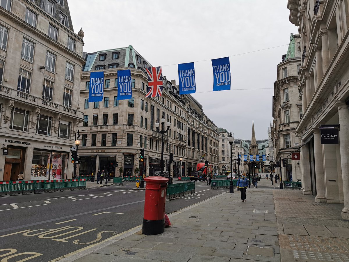 Final part of the walk was thru Soho (again few people, not all wearing masks), Carnaby Street, Oxford Circus and then up through Bloomsbury to King's X. Seeing London so empty was surreal. (10/n)