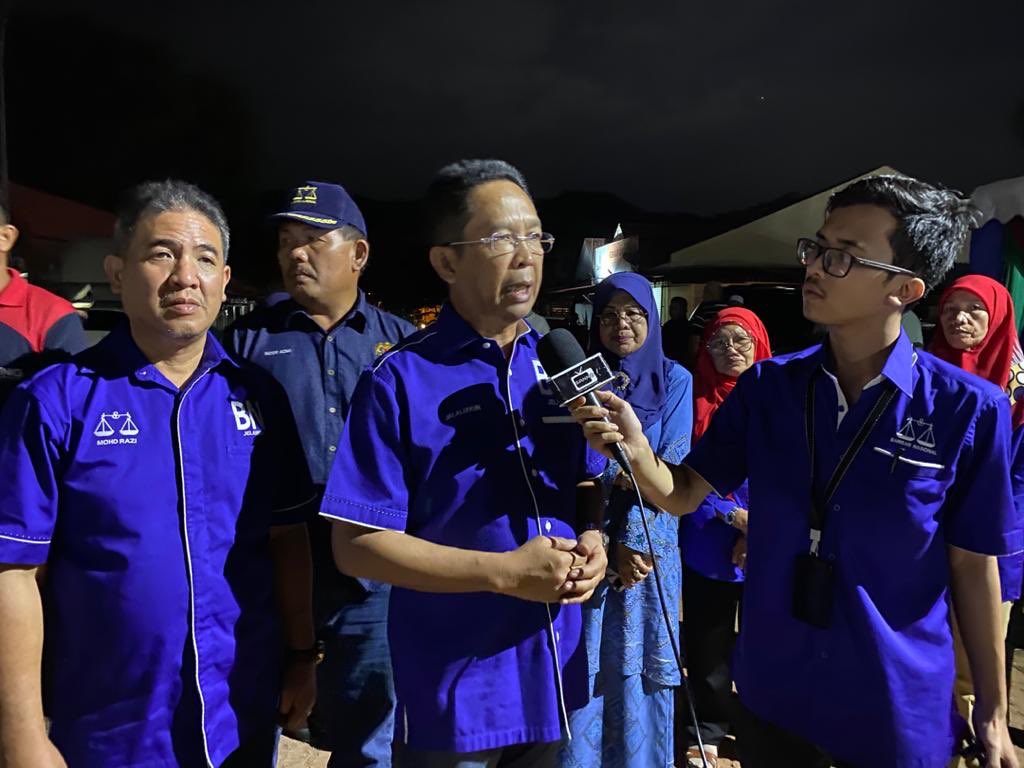 jalaluddinalias's tweet photo. Tahniah YB Mohd Shahrim Md Zin
Tahniah YB Presiden BN, YB DSNR, YAB DS MB Pahang serta seluruh jentera UmnoPAS yg berusaha gigih hingga mendapat kemenangan penuh gaya.
#KitaTeguhKitaMenang
#KitaMestiMenang
#prkDunchini https://t.co/gtzU3LBrTI