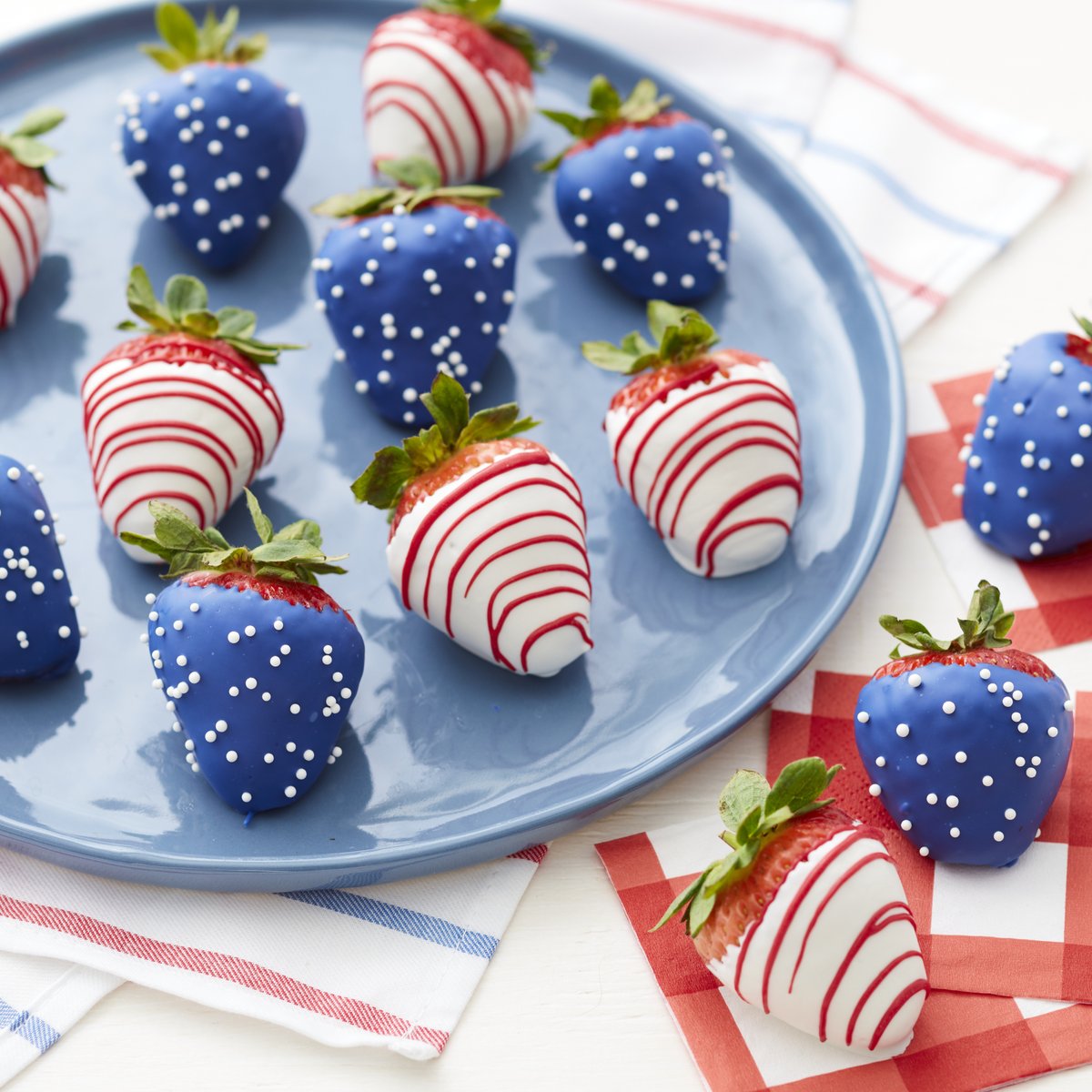 Happy 4th of July! We want to wish you and your loved ones a fun and safe day! #wiltoncakes #4thofjuly