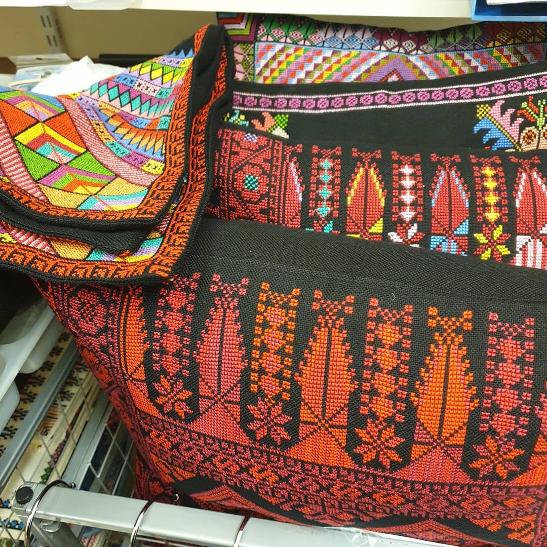 hadeel_uk's tweet image. We're so happy to have been able to receive a shipment of Palestinian crafts from Gaza! 😃🇵🇸 They will all be available on our website soon. #HadeelShop #Hadeel #Palestine #Solidarity #palestinianembroidery #socialenterprise #buythegoodstuff #sulafa #atfaluna_society #Gaza
