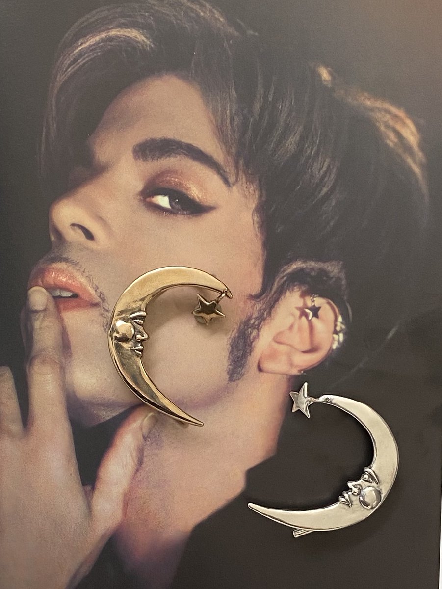 RockItPoolePRN's tweet photo. "The man in the moon is smiling
For he knows what I'm dreaming of
Tonight is the night for making slow love"
#Prince's iconic 'Man In The Moon' &amp; Star #Earwrap is one of his most recognisable looks, we have them available NOW in Silver or Bronze https://t.co/gBVPm27RH6 #EarCuff https://t.co/7XLiKKIlv0