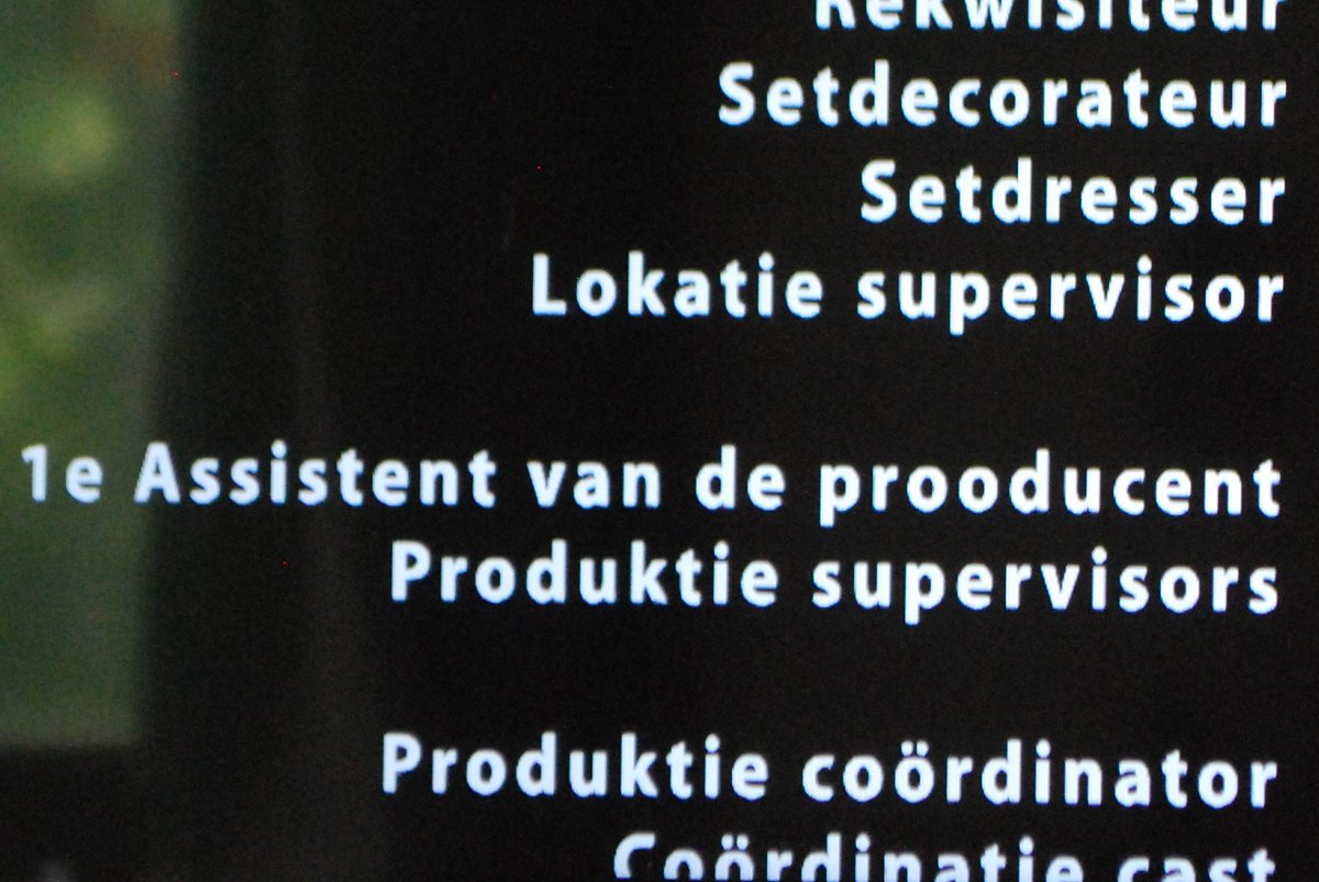 juliandebacker's tweet photo. De credits van #Flodder3 zijn vermoedelijk door een stagiair geschreven na een nachtje stevig feesten. https://t.co/OLm72pvGq5