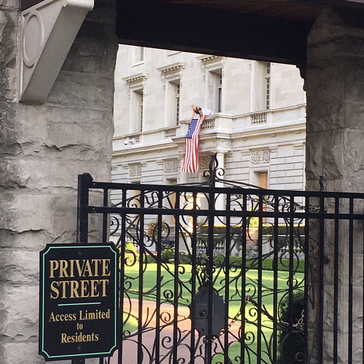 chadgarrison's tweet photo. Guess who I saw unfurling Ol’ Glory this morning? America’s most freedom loving couple! #McCloskeys #StLouis #4thofJuly2020 #kenandkaren #morningbikeride https://t.co/1HbP20Unpz