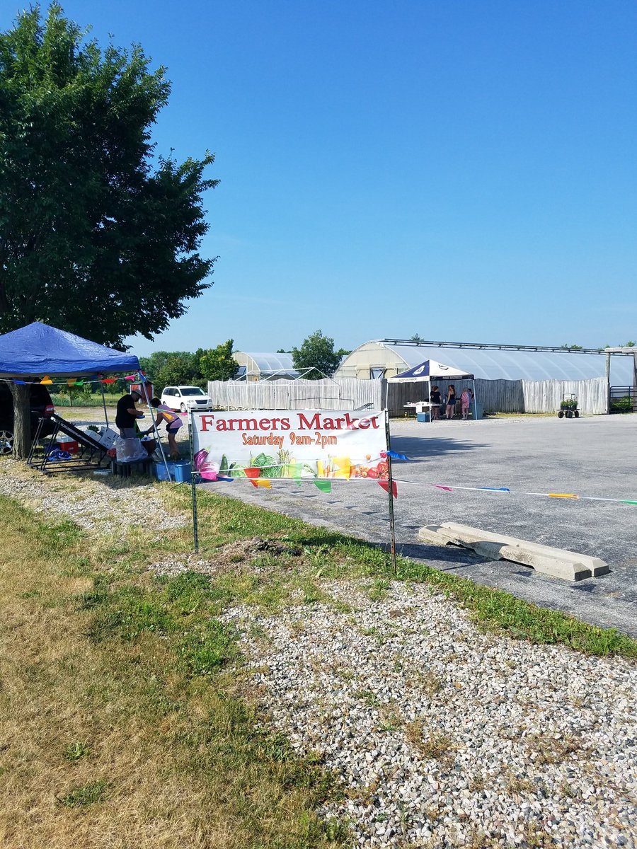 GarrettFFA1's tweet photo. Farmers Market is open! Stop by The Flower Pot and grab our 'FAMOUS' porkburger lunch and support other local vendors! We are serving until 1 pm! #HappyFourthOfJuly https://t.co/pG6CRx3BhH