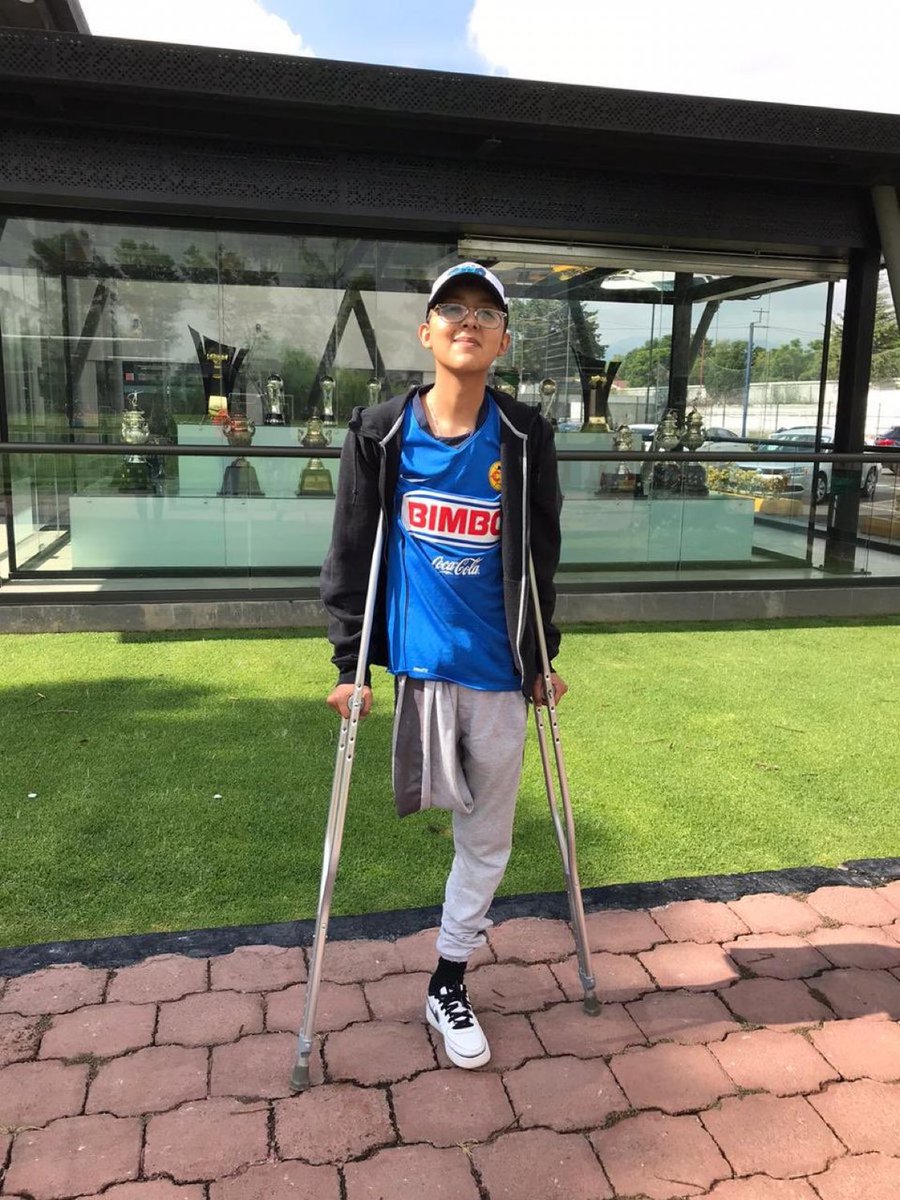 JJDiazMachuca's tweet photo. Carlos Jared Rodriguez Hernández.
15 años, fallecio en CDMX víctima de cáncer. QEPD 😢😢
Que el mundo espiritual haga su justicia a la falta de empatía de Beatriz y a #ElCacasChillon que los abandono con los medicamentos. https://t.co/yxNIsyPchC