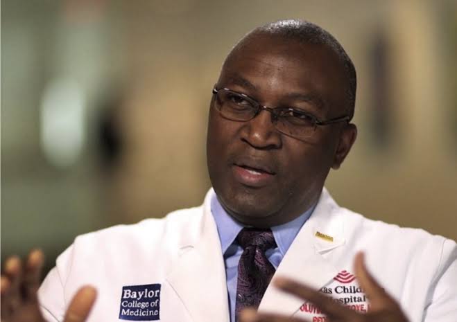 NigeriaStories's tweet photo. Gifted hands ❤️

Nigerian Physician, Dr. Oluyinka Olutoye cut a baby from womb at 23 weeks old, operated and took out a tumor, then placed the baby back into mum's womb.

Baby was delivered healthy &amp; naturally on time at 9month.

Genius https://t.co/eCs4WDhoO8