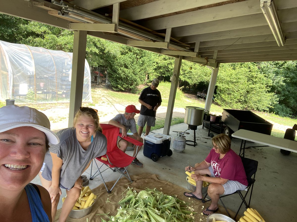 GardnerKristy's tweet photo. We love Wellons corn!  Thank you for growing it! ❤️🌽  #cornheads #thankafarmer https://t.co/T4pTpqDex0