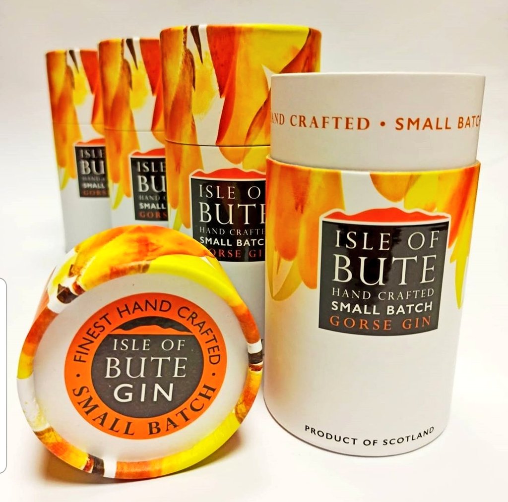 BumerangKutu's tweet photo. Isle of Bute Gin packaging,
Tube boxes for #handcrafted #Gin
.
Like candies... 😀
Şeker gibi silindir kutular...
.
#Scotland
#Packaging #brand #design #Creative https://t.co/ZHvV6sssRD