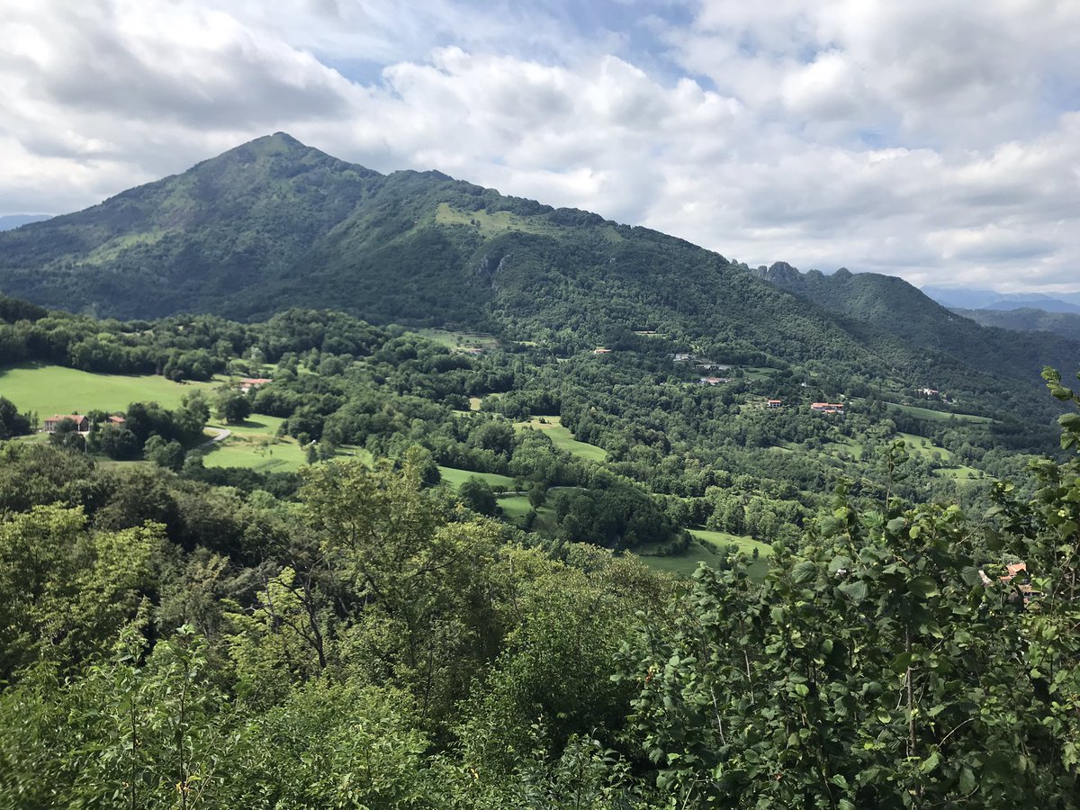 venetocio's tweet photo. Giornata bella e piacevole in Veneto oggi
#valdagno #Veneto https://t.co/0QQIZQTz34