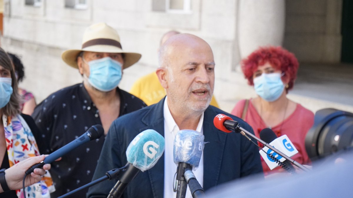 MGaleguista's tweet photo. ⚠️A actualidade manda⚠️

@panchocasal "Os anuncios de anular a campaña na mariña son postureo electoral. Claro que non se poden facer eventos nunha situación así. E menos se a Xunta inda non ten un protocolo de actuación ante os rebrotes"

🤔🙄 https://t.co/4hnf8vuWiA