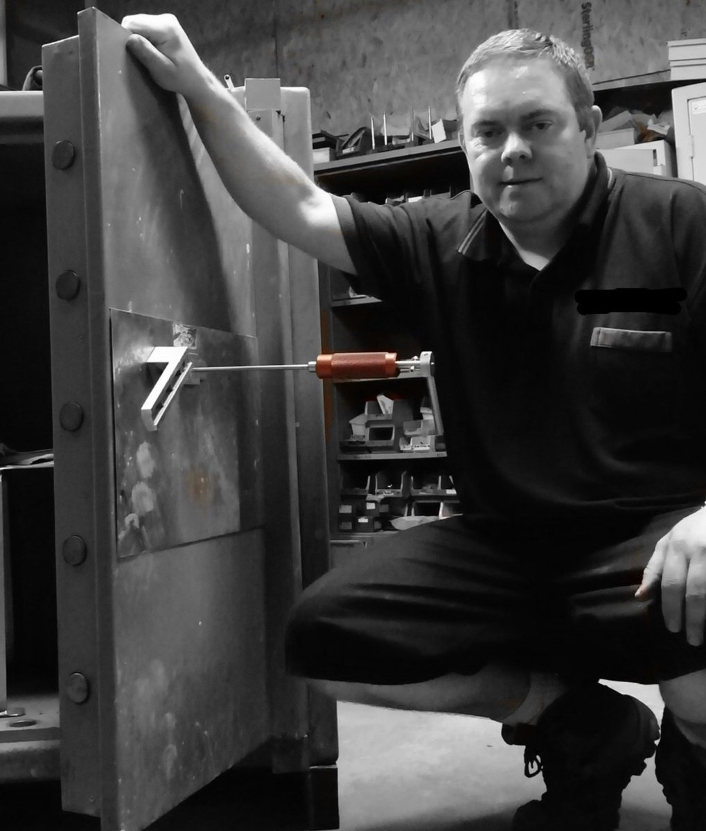 kelocks's tweet photo. Recent safe picked open with a https://t.co/SbXeOLtPA3 pick #stratfirdsafelostkeys #stratfordsafe #safepick #thesafecracker https://t.co/YEVUzJ5inX