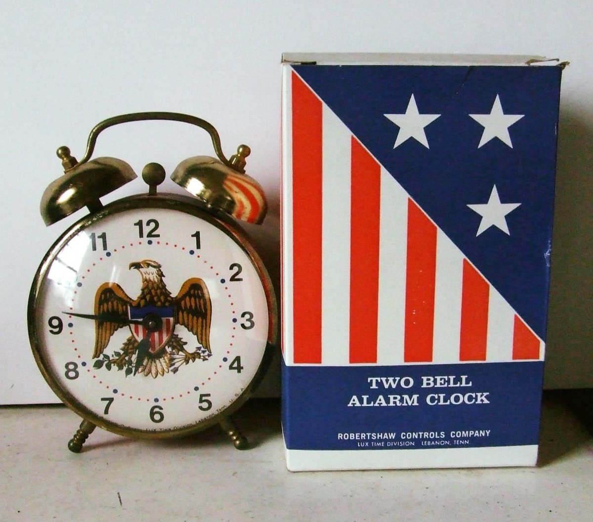 MuseumClock's tweet image. Happy Independence Day!
This Eagle two-bell alarm clock was made for the US Bicentennial in 1976 by the Robertshaw Controls Co, Lux Time Division. The clock dial features an American eagle &amp;amp; shield. #4thofjuly #independenceday #america #americaneagle #starsandstripes #alarmclock