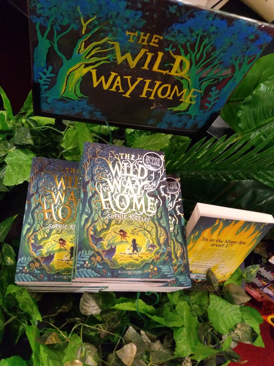 ywbath's tweet photo. Not only do we have copies of this stellar book, we have signed Copies, and we have foliage?!!
#wildwayhome 💚🌱🌿🌱💚🌱🌿💚🌱🌿🌱💚🌱🌿🌱💚💚🌴🌳🌲
@KirtleySophie https://t.co/AeAjW8qYAc