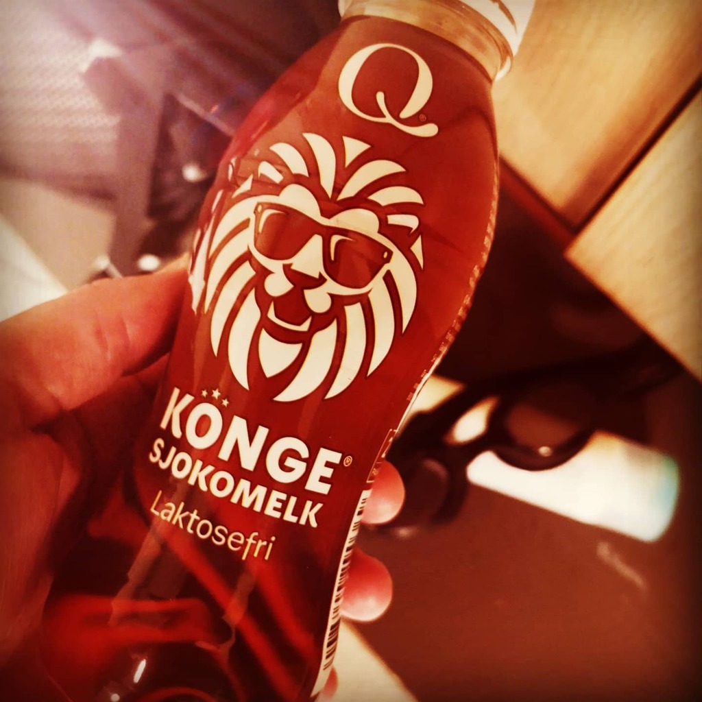 OysteinSkreien's tweet photo. Konge med sjokomelk etter trening! #qmeieriene https://t.co/wQZbkIB3bA