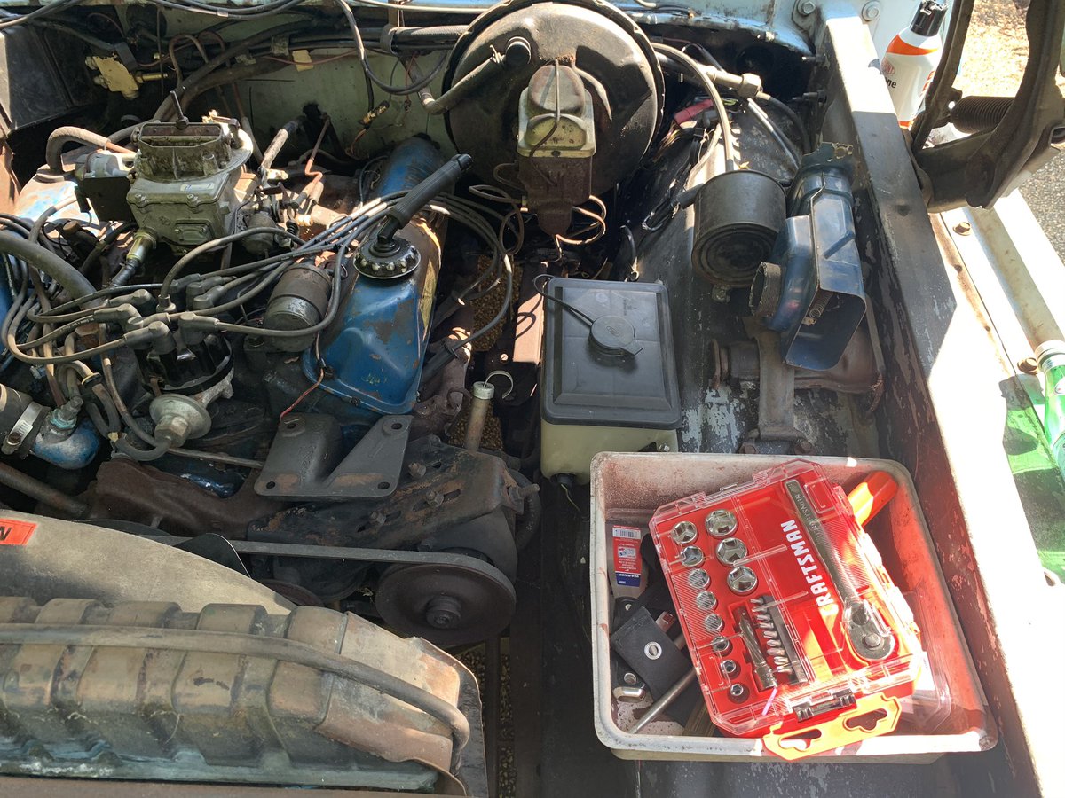 I mean there’s even a tool shelf: