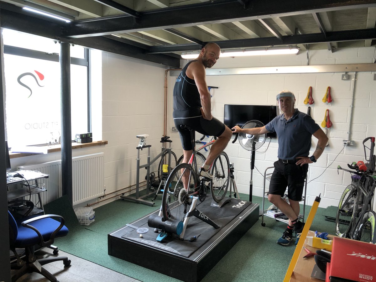 MontyHalls's tweet image. Brilliant session with Tony @TribeCycle in order to fit a creaky old Bootneck to his undersized bike. He also asked that a chunk of his fee be donated to @theRMcharity - which for a Para is a big gesture indeed! The man is a legend.