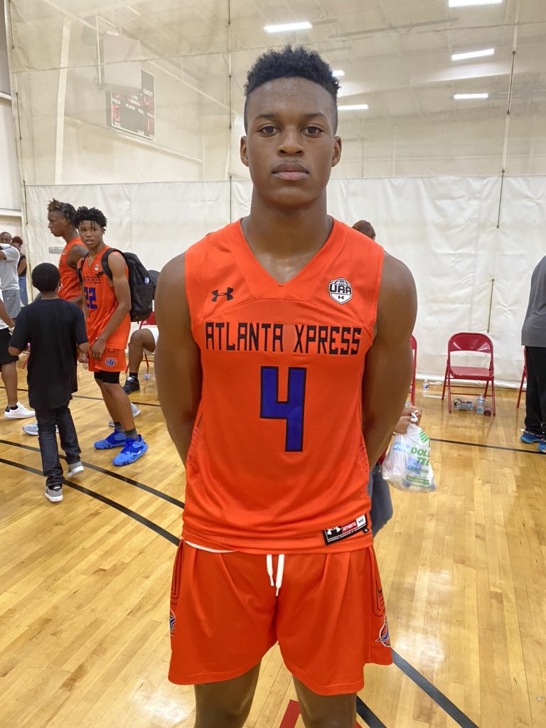 RJ Godfrey had an imoressive showing last night for 16U Xpress. At 6โ6 Godfreyโs frame and skillset on the perimeter or block make him hard to cover.
Scored inside the lane at will for the Xpress leading them to a tough win last night. https://t.co/b6RNg3dvkq