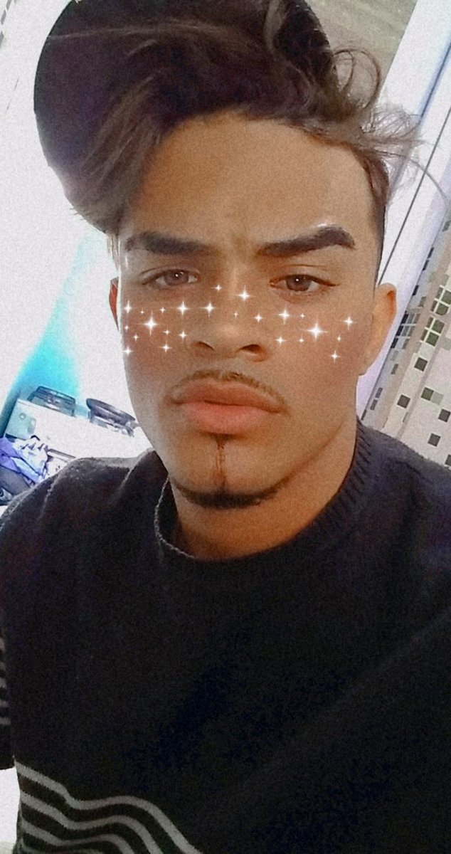 Um preto e um preto nem 🌟