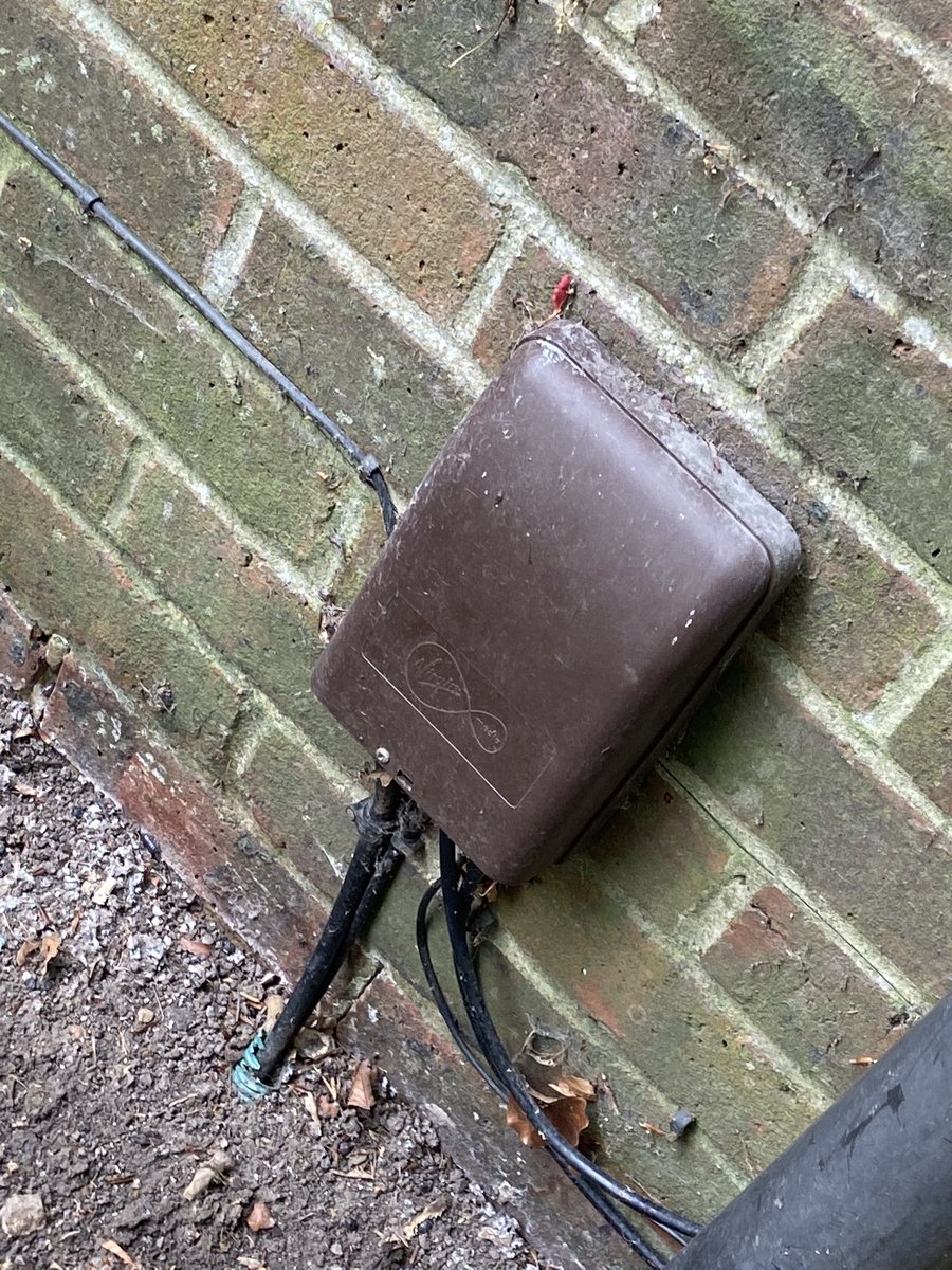 Wish <a href="/virginmedia/">Virgin Media ❤️</a> would remove this ugly ass box off the front of my house