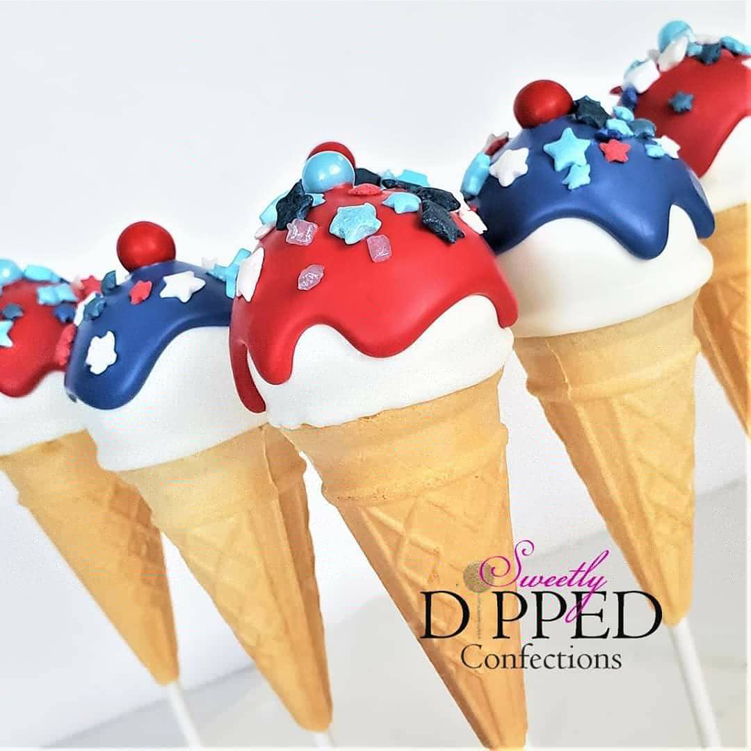 sweetlydipped's tweet photo. Wishing you all a happy, safe, and sweet 4th of July! ❤🤍💙
Happy 244th birthday America! 🇺🇸
#cakepops #4thofJuly2020 #sdconfections https://t.co/yhSphvIqyN