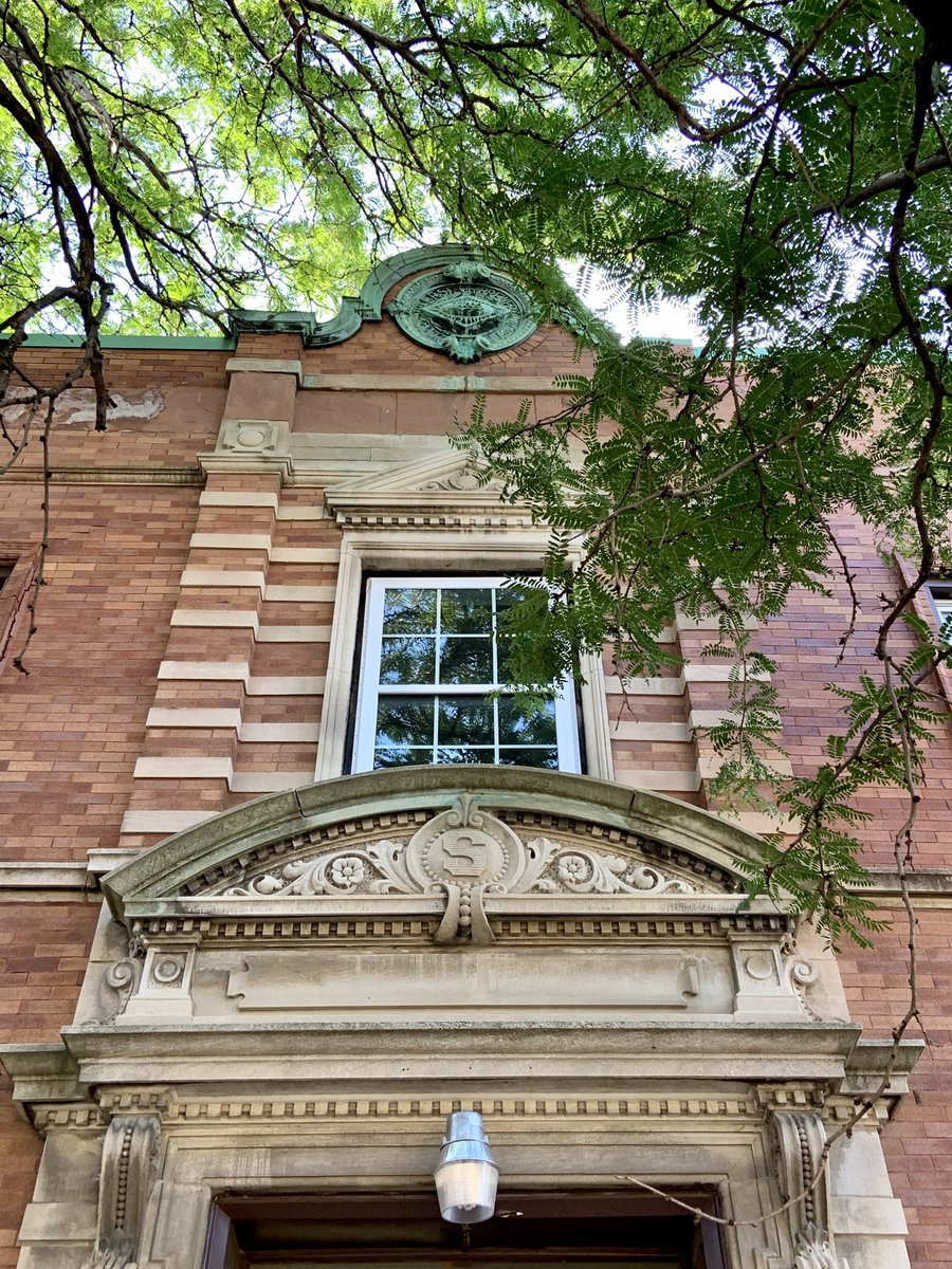 The brewery has been demolished but these 3 tied houses are still around.