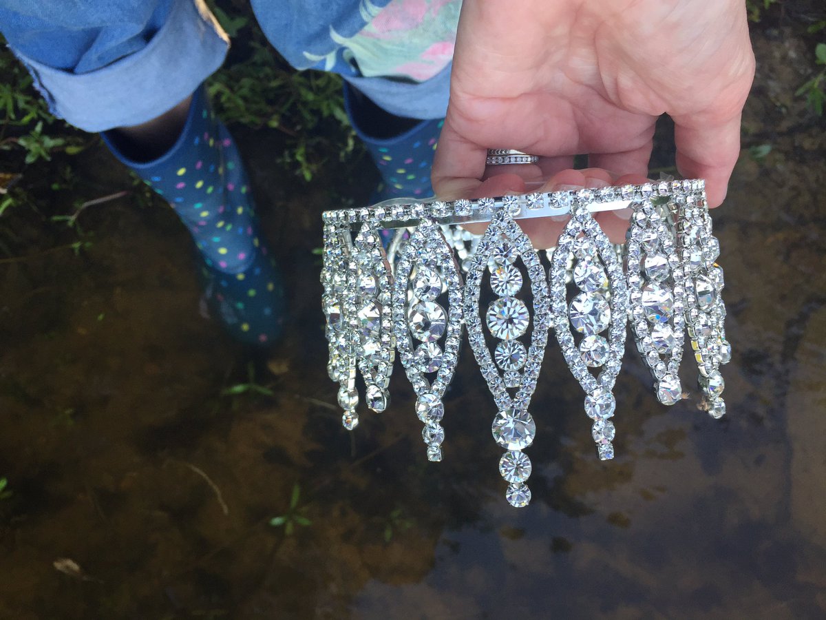 CoastMrs's tweet photo. Countdown to the Crown - Creative Crown Photo - In a Lake. Proof that I am literally standing in a lake. Happy birthday America! #mrsintl2020 #intlpageants #mrsinternational #FollowYourHeartEC #2020intlcountdown https://t.co/hvn1IfTaVU