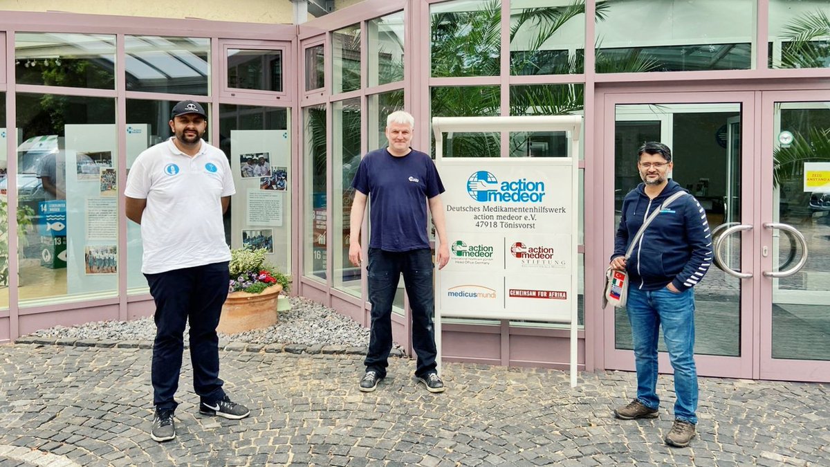 HumanityFirstDE's tweet photo. Humanity First Deutschland liefert Hilfsgüter im Wert von 60.000 € nach N'Djamena, #Tshad. Dank Unterstützung von @WFPSupplyChain @EU_ECHO & @AuswaertigesAmt und der Equipment-Spende von @SiemensHealth konnte die Fracht von unseren Mitarbeitern in Tschad empfangen werden. 🤝✈️🌍 https://t.co/aS1sIEPHaZ