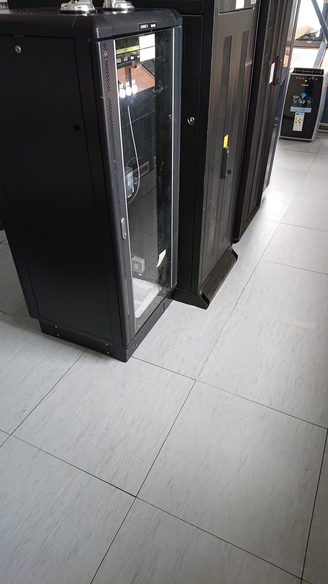 ltd_extreme's tweet photo. A bit of gerflor mipolam el7 in this comes room for severn trent water , also the sub metal tiles were changed by us too . https://t.co/5urRm4HAu6