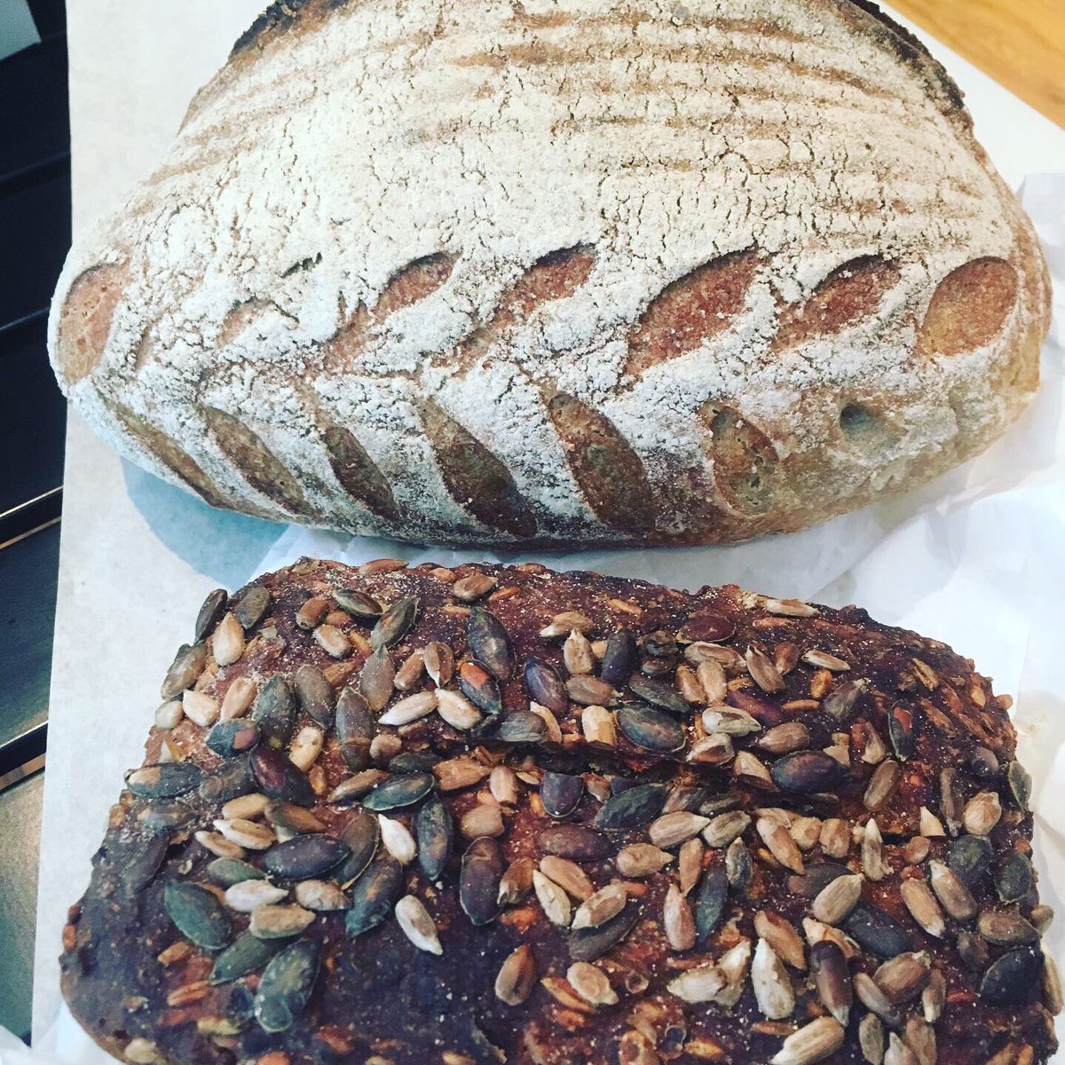 FidgetBob's tweet photo. We need another week off to sample all the great #ReadingIndies So happy to feast on this lot today! Thank you @geocafeUK #RGBread @nibsysgf @Cocolico_ @CavJamLady @ReadingFarmMkt @StWolseley @QGardensFarmSho . Deliciousness for a day or 2!
#SupportLocal #RdgUK https://t.co/BmBvW7YM3C