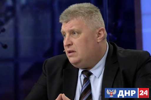 Донбасс сможет войти в состав РФ по статье 67 новой Конституции России

  После вступления в законную силу поправок в Конституцию РФ, Донбасс войдет в состав федеральных земель Российской Федерации, заявил московский политолог Владимир Карасёв.  dnr24.com/main/31472-don…